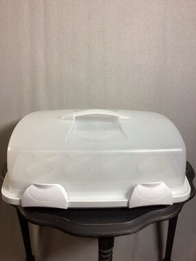 Wilton ᪥ 3 in 1 Ultimate Locking 3 Size Cupcake Cake Carrier ᪥ with Top Handle ᪥